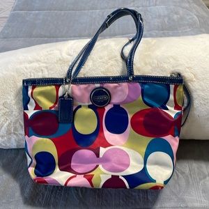 Coach, medium sized shoulder purse